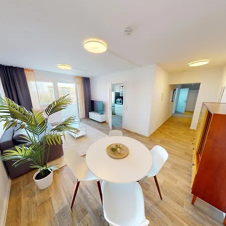 Wohnen Ohne Hindernisse, Nur 170m Bis Zur Haltestelle Der Linie 5, Wlan *