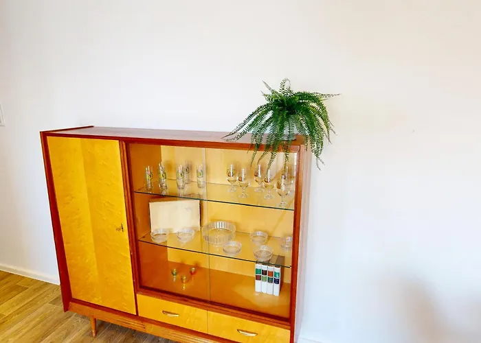 Wohnen Ohne Hindernisse, Nur 170m Bis Zur Haltestelle Der Linie 5, Wlan