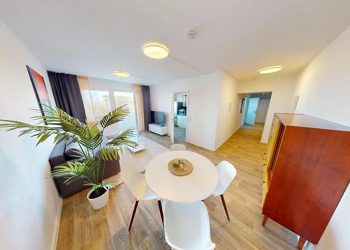 Wohnen Ohne Hindernisse, Nur 170m Bis Zur Haltestelle Der Linie 5, Wlan *